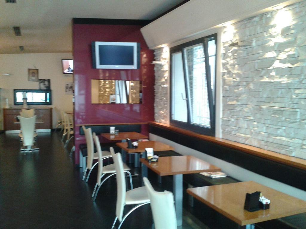 Locanda Trattoria Caffe Cavour Cittadella Ngoại thất bức ảnh